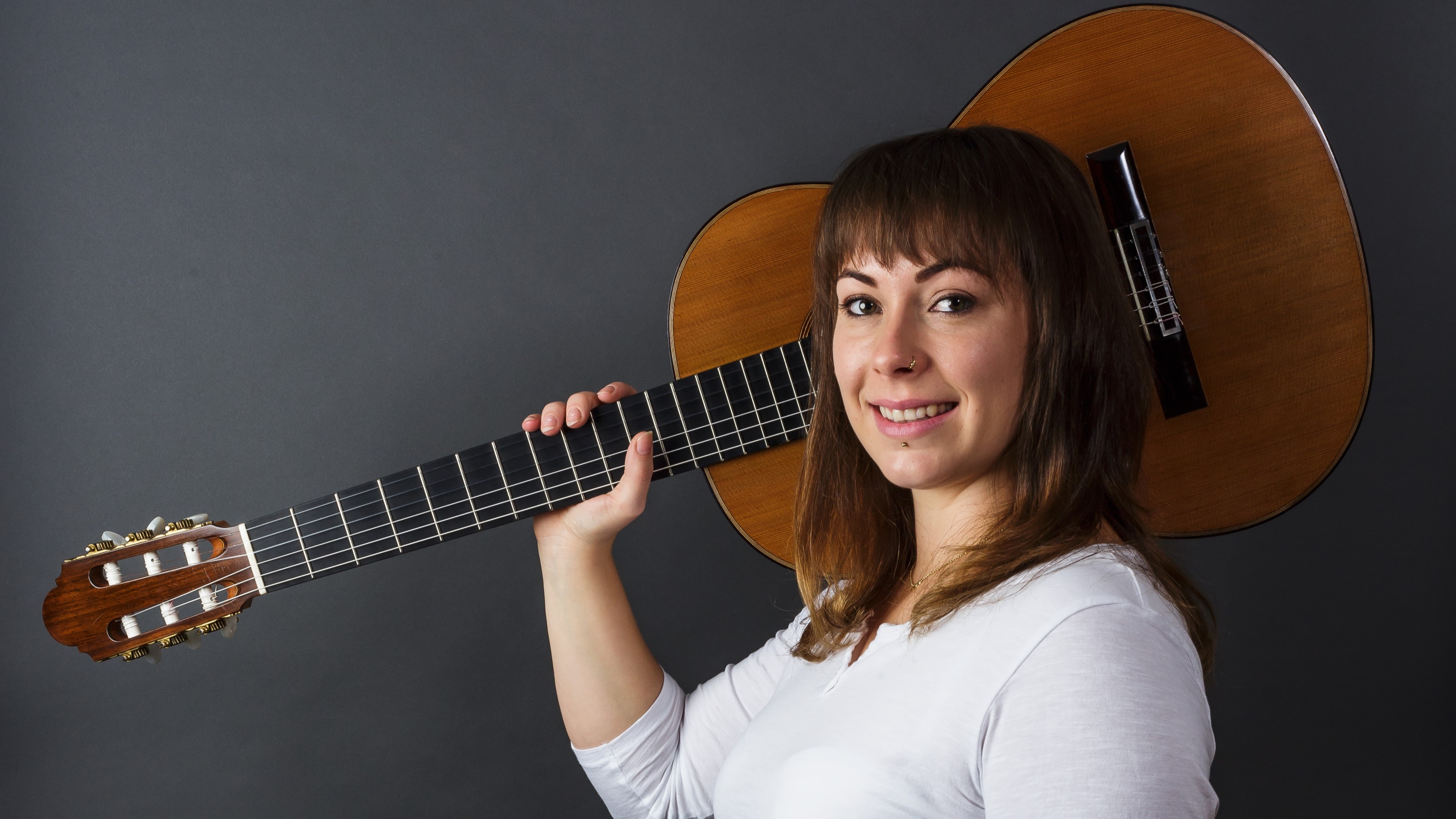 Ruth Jana Braunsteffer in Schwarz-Weiss.